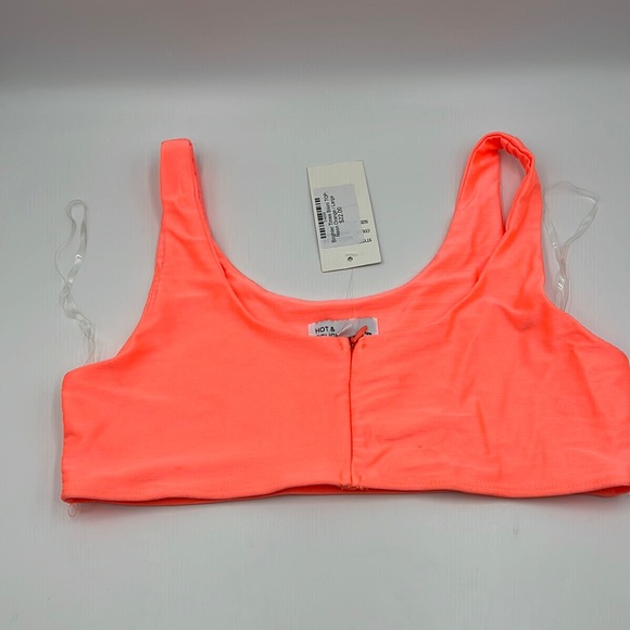 HOT & DELICIOUS Bikini top - Picture 1 of 6